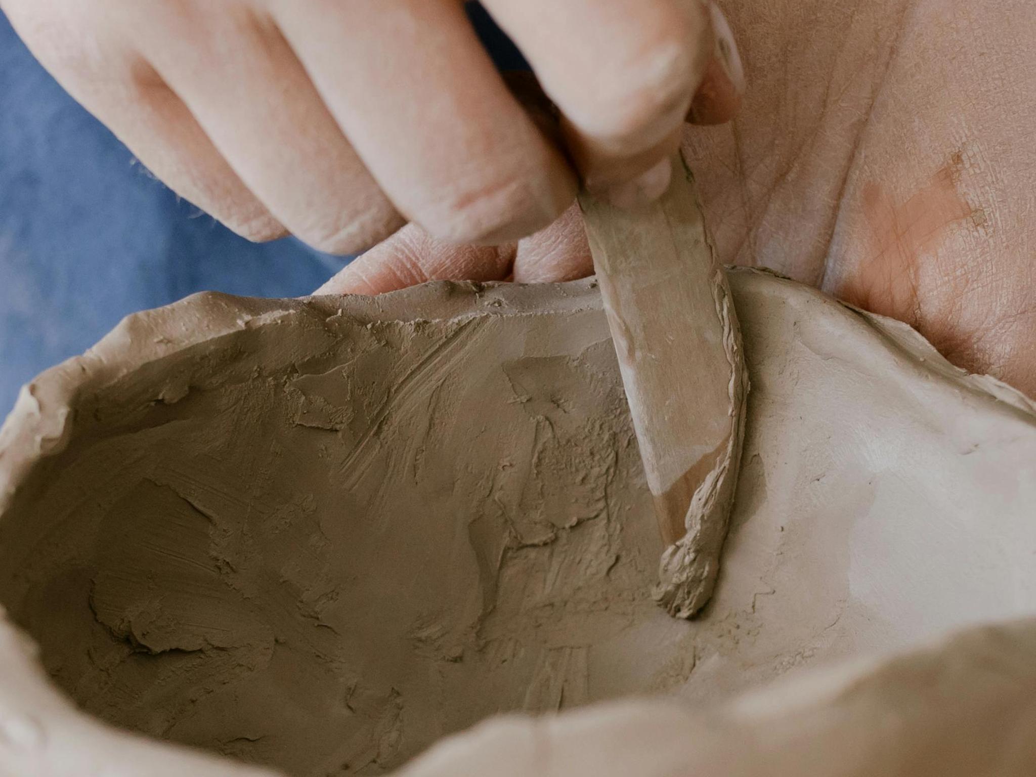 Tarde de sábado: cerámica, café y bizcocho - clase de cerámica bizcocho.art Gijón