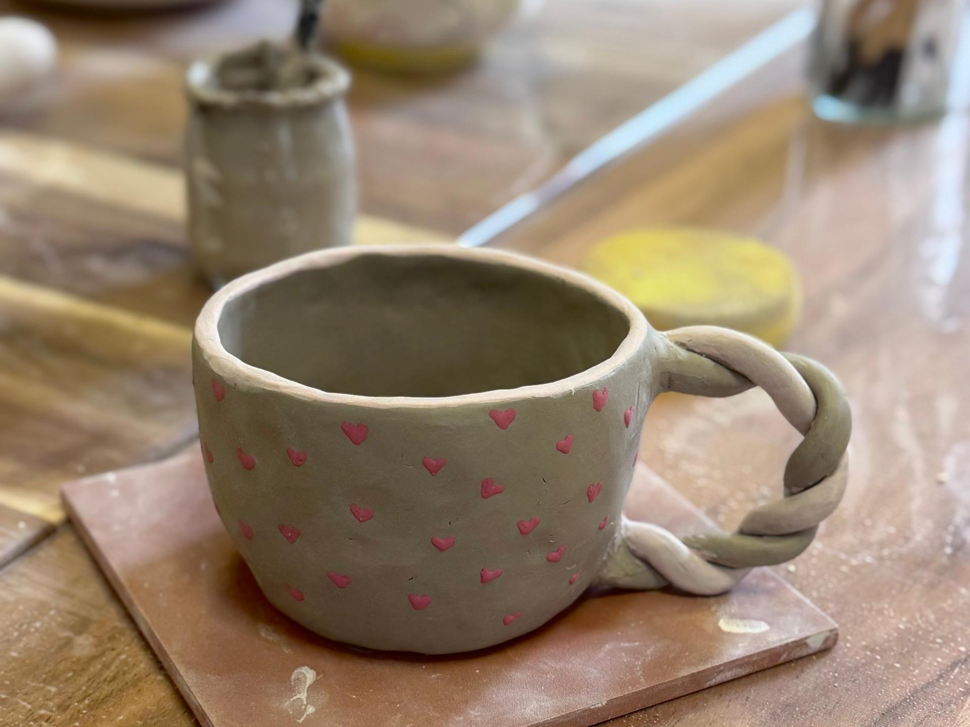 Crea tu nueva taza favorita - clase de cerámica bizcocho.art Gijón