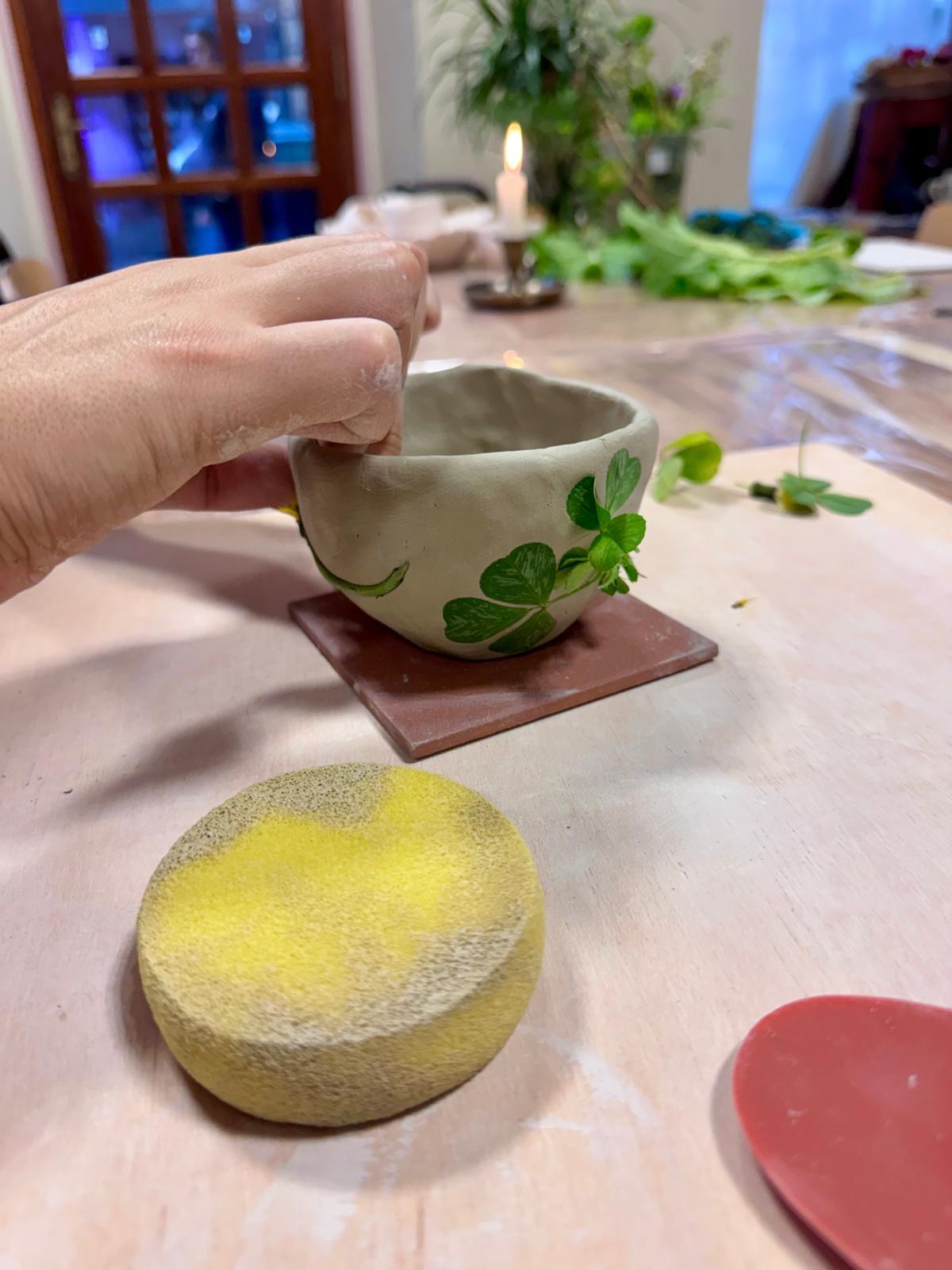 Mañanas creativas: curso semanal de modelado a mano (Jueves) - taller cerámica Gijón